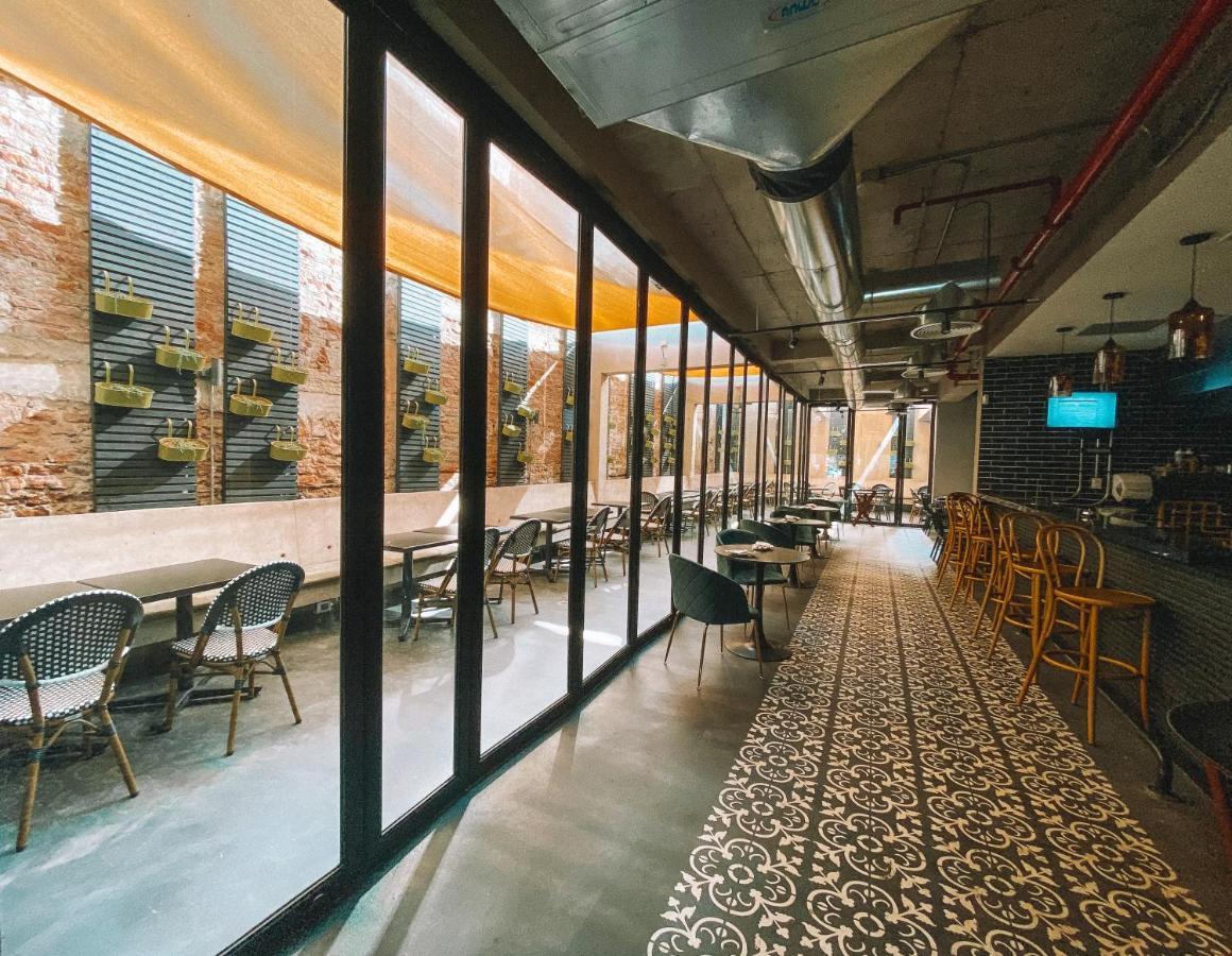 Отель Hub Providencia Сантьяго Экстерьер фото